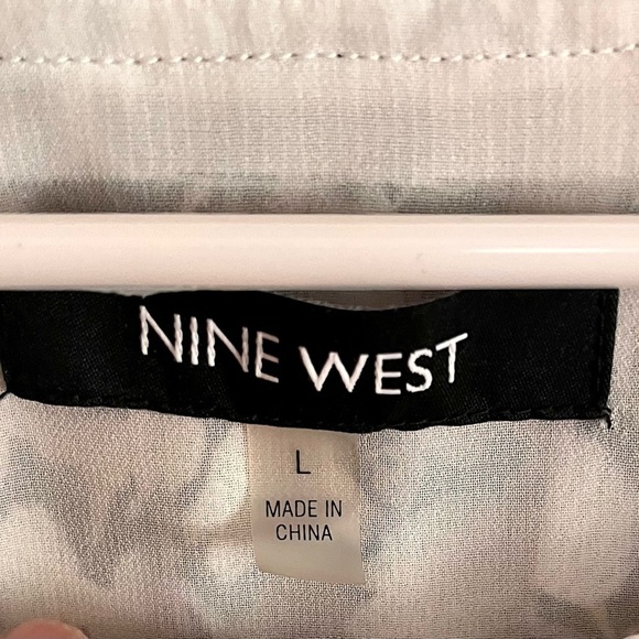 Nine West Size Large Long Sleeve Flowy Loose Top Blouse Lined Floral Pastel Gift - Picture 4 of 12